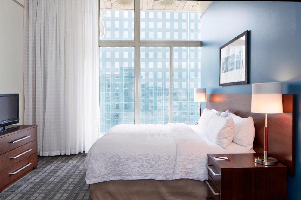 1 Bedroom 2 room Suite, 1 King or 1 Queen, Sofa bed interior